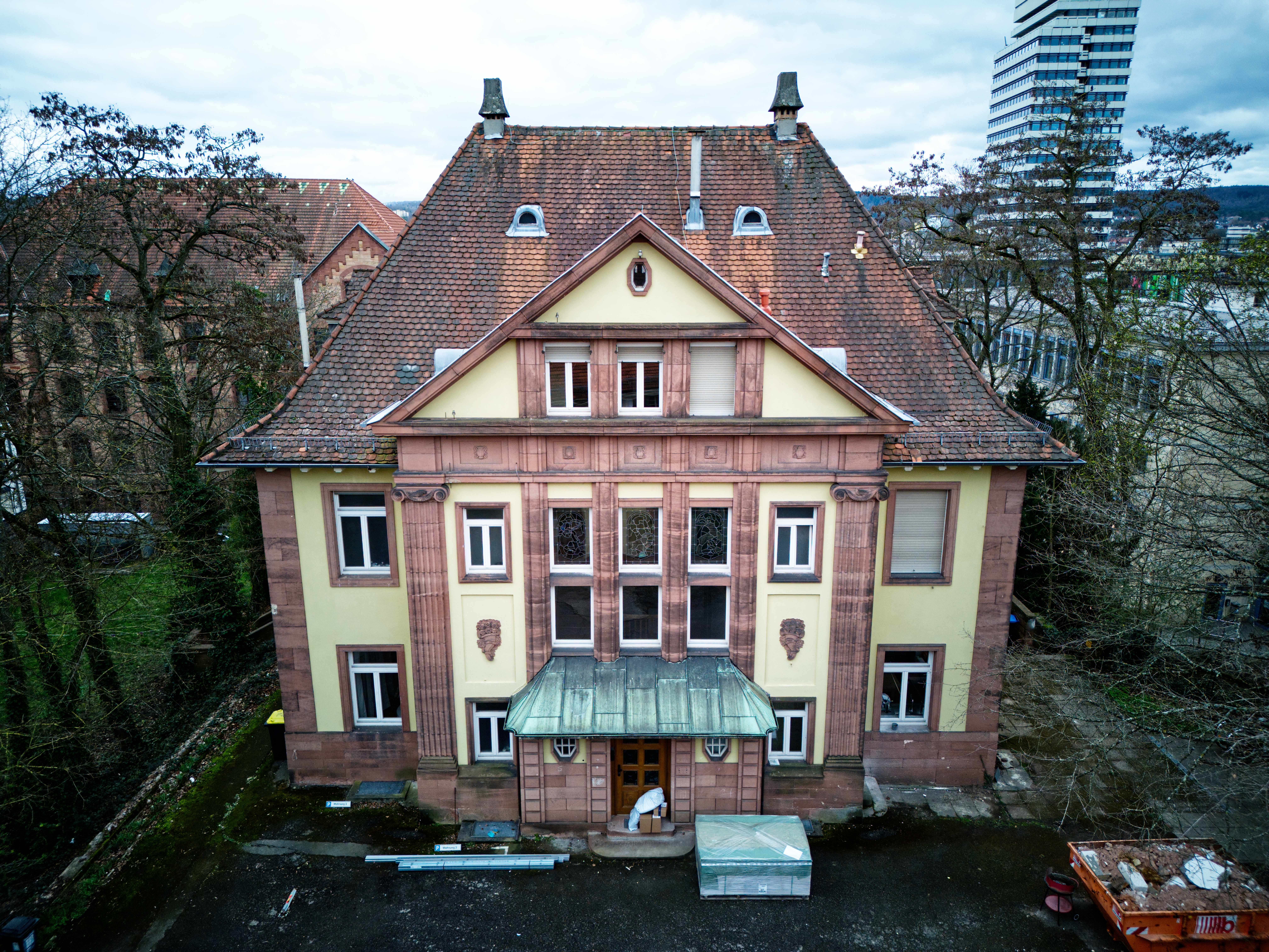 Villa Barree aerial exterior view